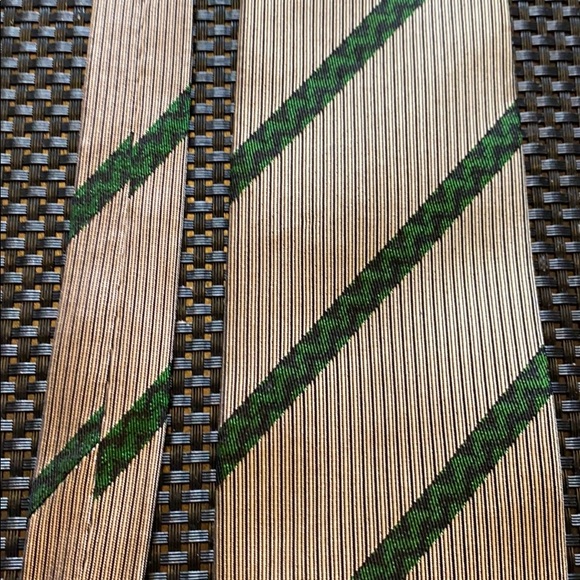 100% silk Japanese tie - Picture 2 of 4